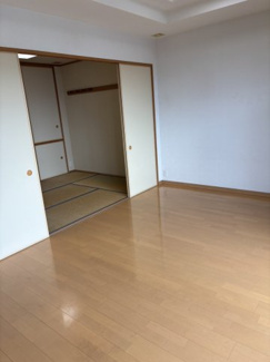 【No.7411】サーパス青葉町/3LDK/最上階の居間・リビング