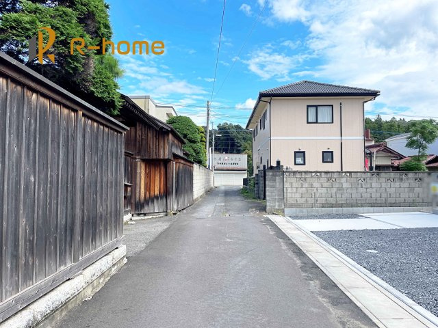 第1笠間市笠間　新築戸建て　1号棟の前面道路含む現地写真|堂々！建物完成♪実際のお部屋をご見学可能です♪
ご見学が一番の資料！お気軽にお問い合わせ下さい♪