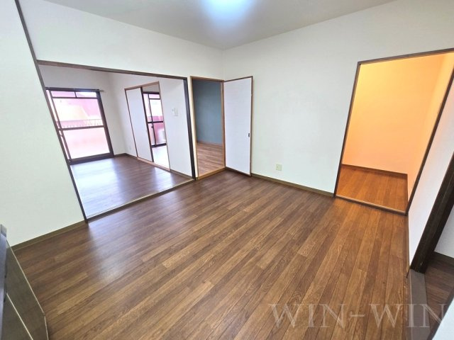 フリーダムコート 弐番館の居間・リビング|イメージ（同建物内別部屋の写真です）