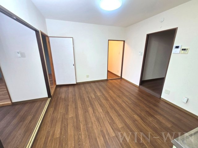 フリーダムコート 弐番館の居間・リビング|イメージ（同建物内別部屋の写真です）