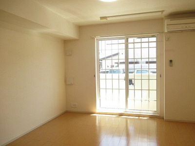 【居間・リビング】 | アーバンハイツ岩崎Ｅ