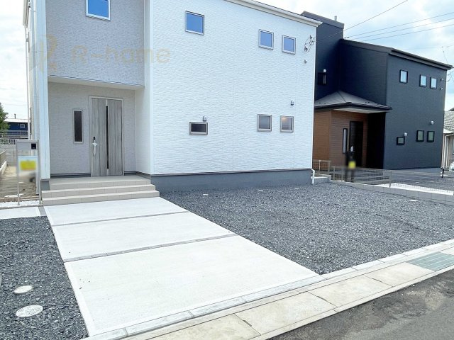 第1笠間市笠間　新築戸建て　2号棟の駐車場|4台駐車できるカースペース！