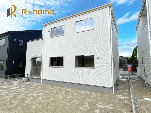 第1笠間市笠間　新築戸建て　2号棟の外観|ご予約を頂ければ、『平日』はもちろん『早朝』や『夜間』もご見学可能です♪お気軽にお申し付けください♪