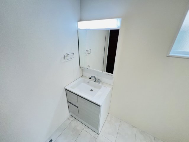 碧南市相生町2丁目34-21『仲介手数料無料』新築戸建ての独立洗面台