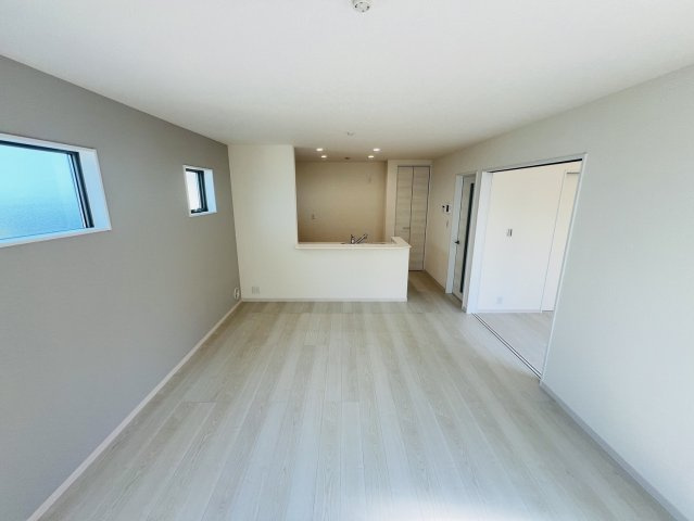 碧南市相生町2丁目34-21『仲介手数料無料』新築戸建ての居間・リビング