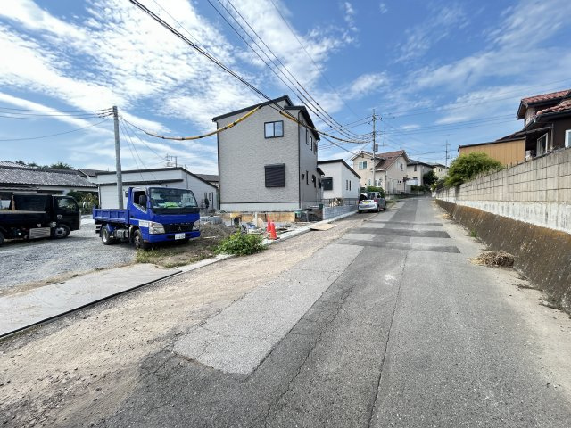 新築　吉岡町北下　4号棟の前面道路含む現地写真|現地写真　北側接道幅員約6ｍ