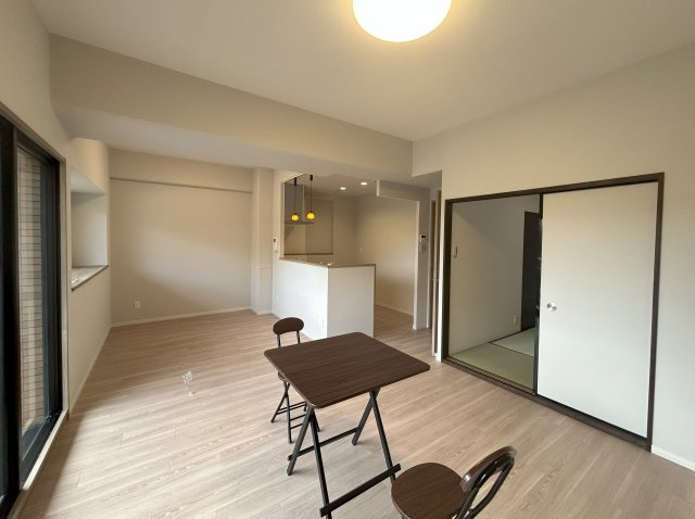 ガーデンコート和泉中央の居間・リビング|LDK②