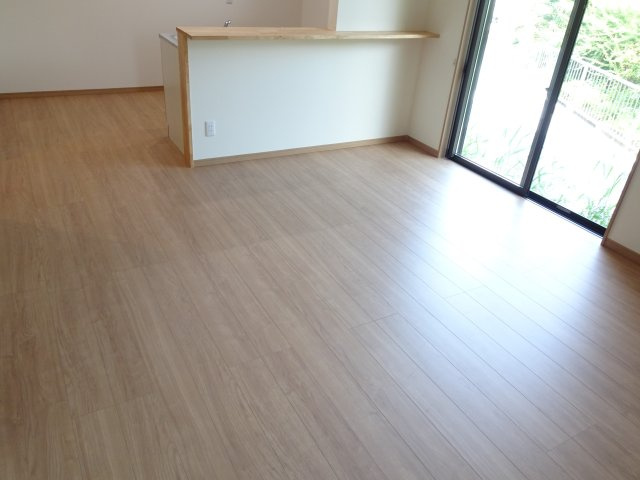 ゆずり葉墨俣貸家の居間・リビング