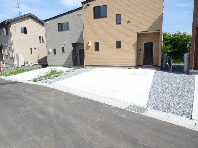 ゆずり葉墨俣貸家の駐車場