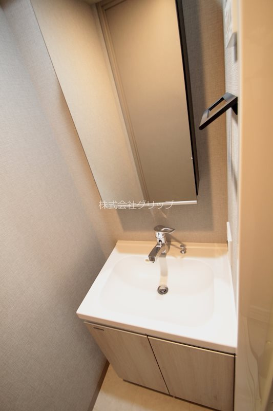 オルタナ横濱阪東橋の独立洗面台