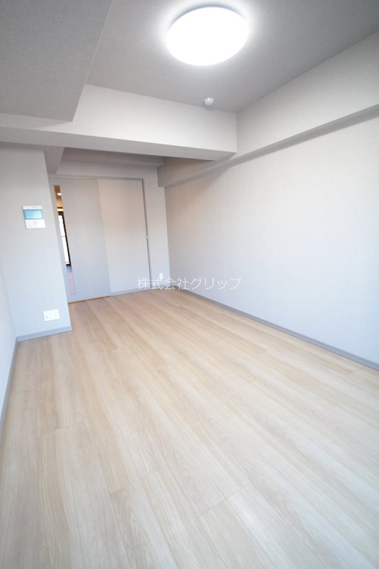 オルタナ横濱阪東橋の洋室