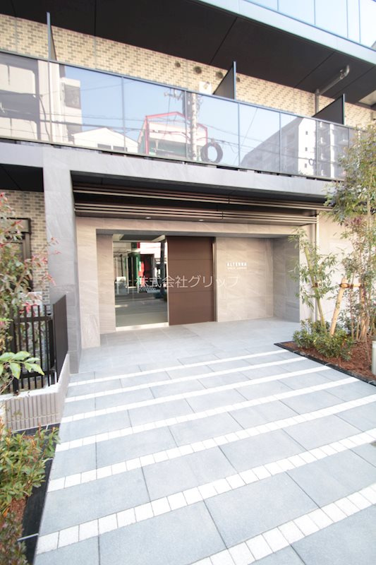 オルタナ横濱阪東橋のエントランス