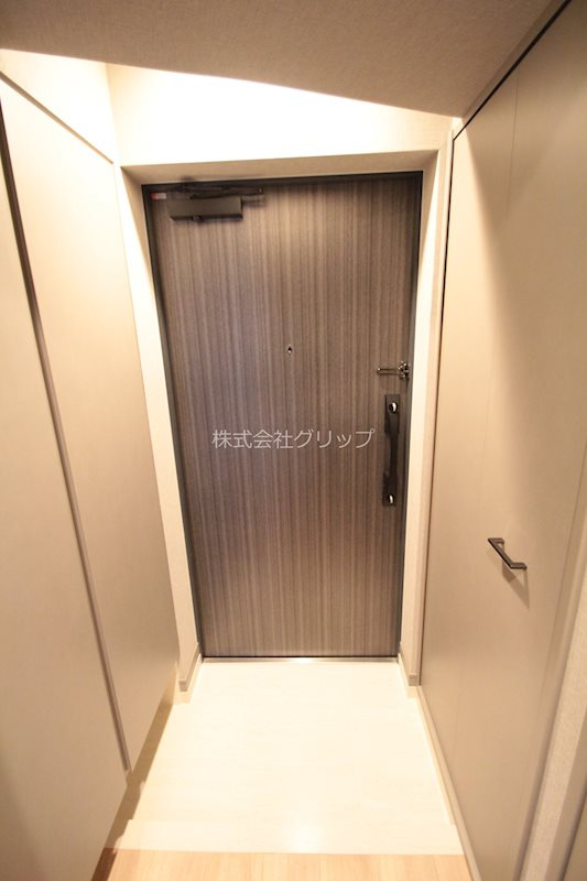 オルタナ横濱阪東橋の玄関