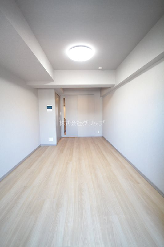 オルタナ横濱阪東橋の居間・リビング