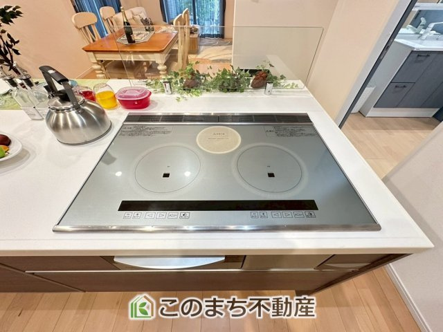 宇都宮市鶴田町　NordicStyleモデルハウスの設備|IHクッキングヒーターでお掃除楽々です♪

