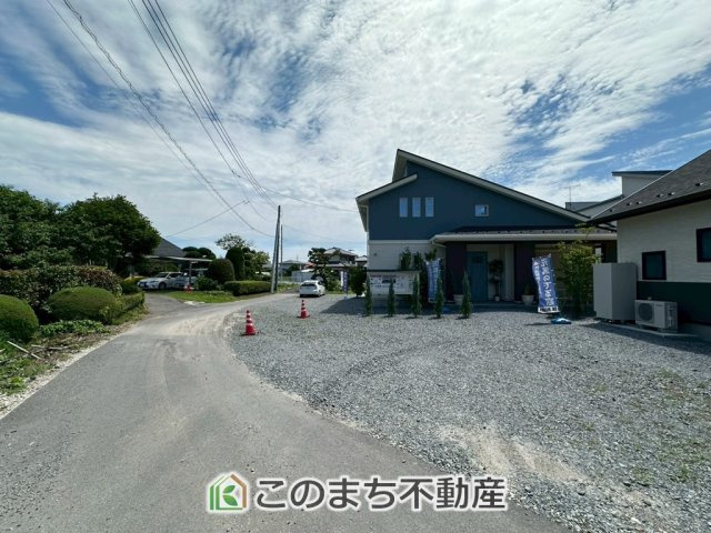 宇都宮市鶴田町　NordicStyleモデルハウスの前面道路含む現地写真