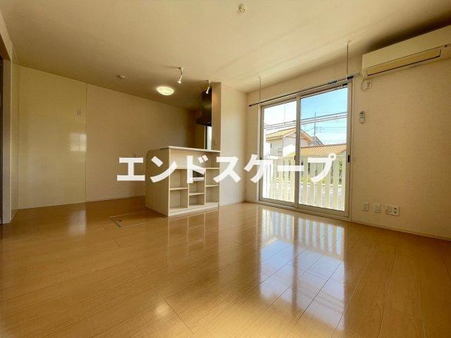 サリチェの居間・リビング|高崎、前橋、伊勢崎エリアのお部屋探しはエンドスケープまで！お客様の理想お聞かせ下さい♪