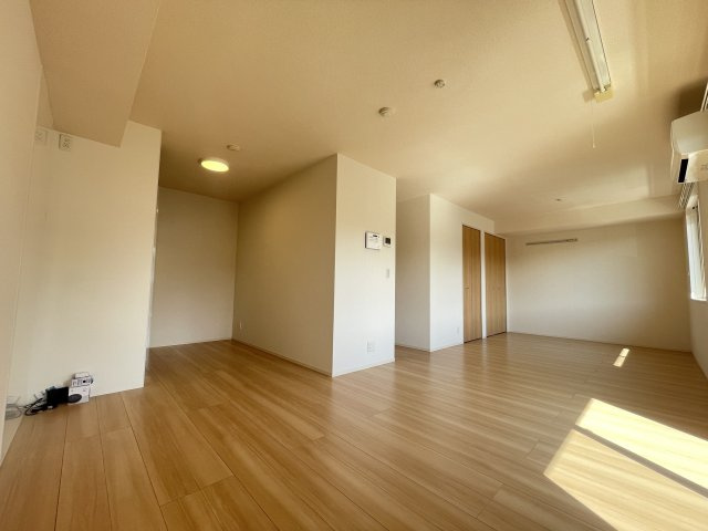 ＫＹＡＭＳの居間・リビング