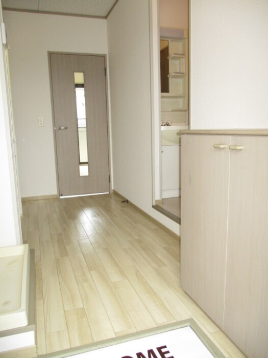 メゾン・ド・ラヴィ菰口Ⅱの玄関