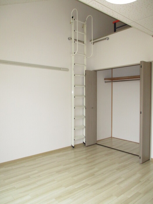 メゾン・ド・ラヴィ菰口Ⅱの居間・リビング