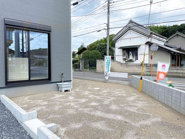 第1笠間市笠間　新築戸建て　7号棟の庭|お家時間を満喫できる日当たりの良いお庭！立水栓付きで洗車や水やりもラクラク♪