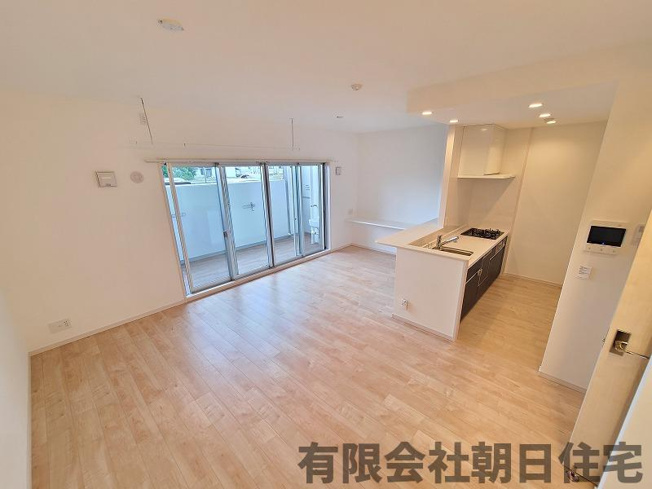 【居間・リビング】 | ヴェルディ東朝日町 | 使いやすいリビングです