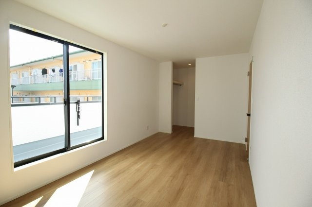 香美市土佐山田町宝町4丁目　1号棟　【内覧可能】（全5区画）　新築戸建の洋室|2Ｆ　南の部屋　8.25帖