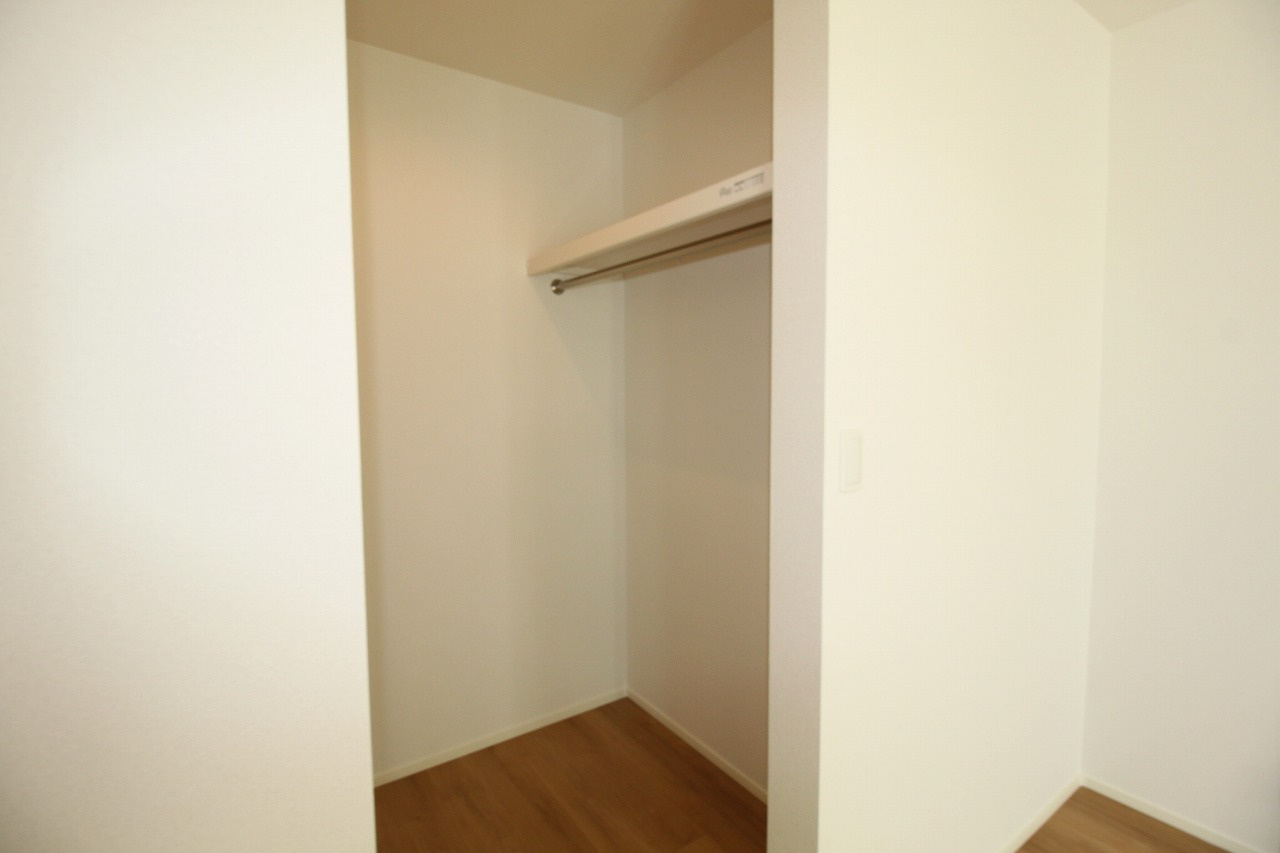 香美市土佐山田町宝町4丁目　1号棟　【内覧可能】（全5区画）　新築戸建の収納|2Ｆ　南の部屋　8.25帖