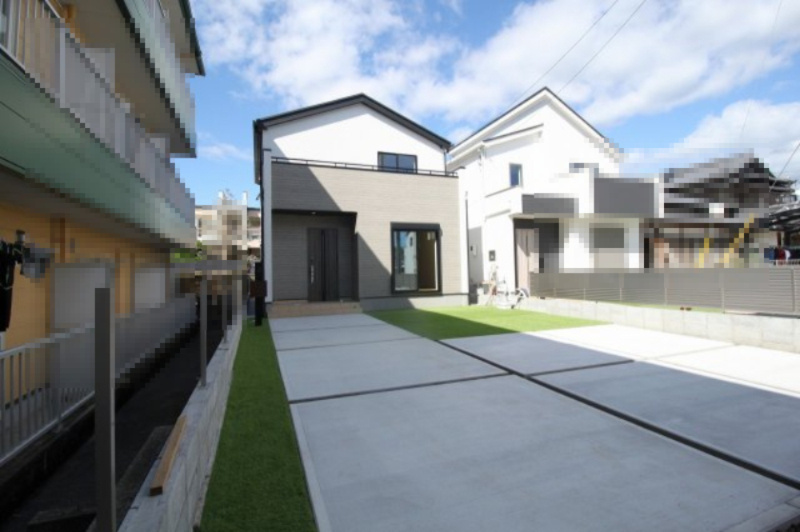 香美市土佐山田町宝町4丁目　1号棟　【内覧可能】（全5区画）　新築戸建の駐車場