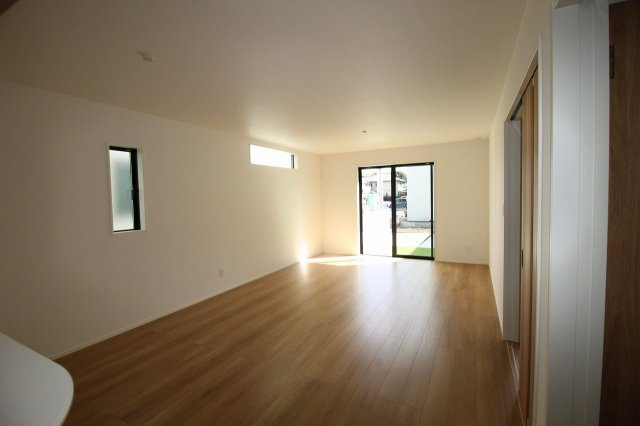 香美市土佐山田町宝町4丁目　1号棟　【内覧可能】（全5区画）　新築戸建の居間・リビング|ＬＤＫ　19.0帖