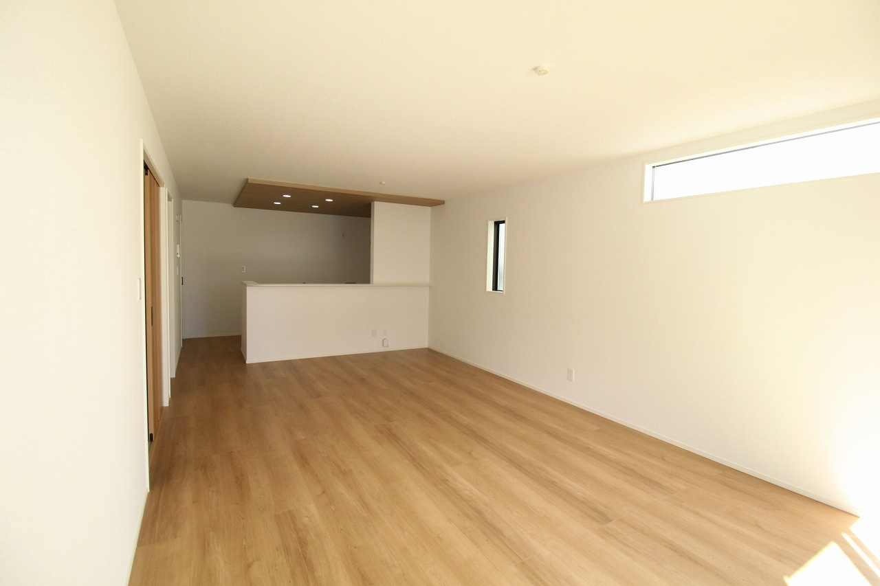 香美市土佐山田町宝町4丁目　1号棟　【内覧可能】（全5区画）　新築戸建の居間・リビング|ＬＤＫ　19.0帖