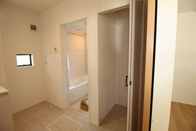 香美市土佐山田町宝町4丁目　1号棟　【内覧可能】（全5区画）　新築戸建の収納|リネン庫