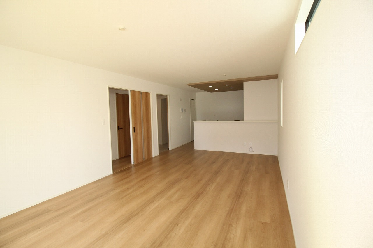 香美市土佐山田町宝町4丁目　1号棟　【内覧可能】（全5区画）　新築戸建の居間・リビング|ＬＤＫ　19.0帖