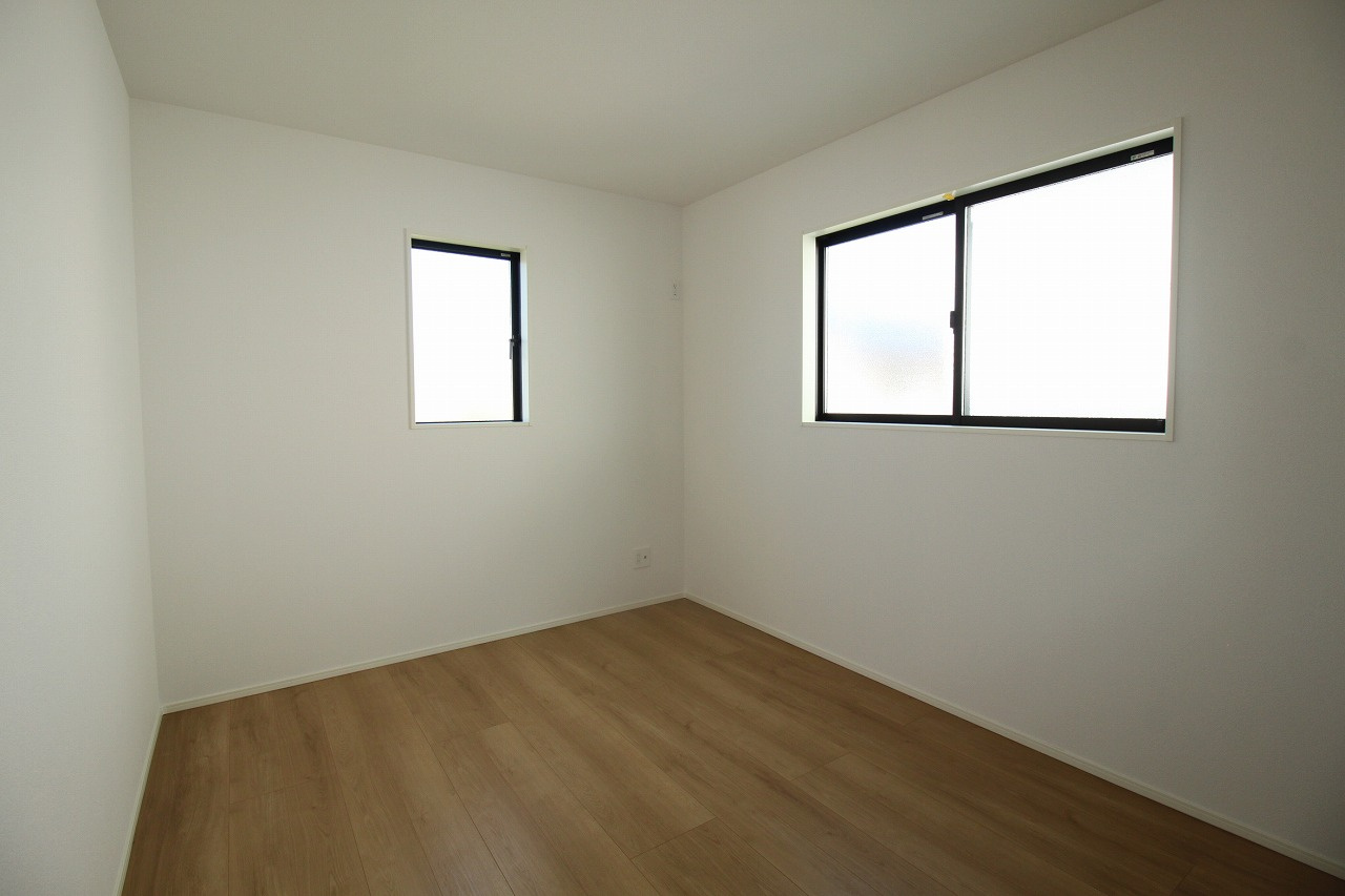 香美市土佐山田町宝町4丁目　1号棟　【内覧可能】（全5区画）　新築戸建の洋室|2Ｆ　北西の部屋　5.25帖