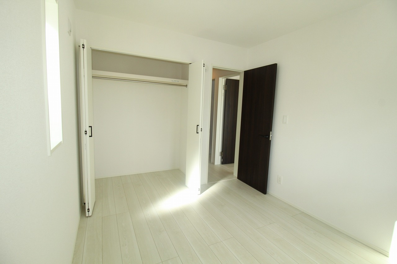 香美市土佐山田町宝町4丁目　2号棟（全5区画）　新築戸建の収納|2F　南西の部屋　7.75帖