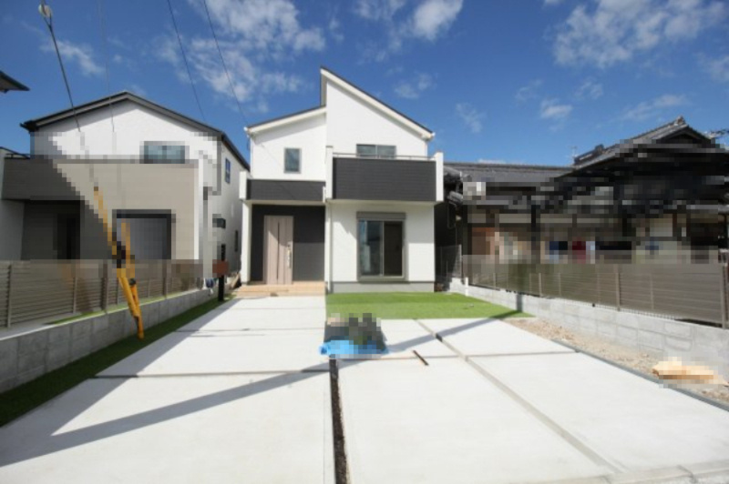 香美市土佐山田町宝町4丁目　2号棟　【内覧可能】（全5区画）　新築戸建の駐車場