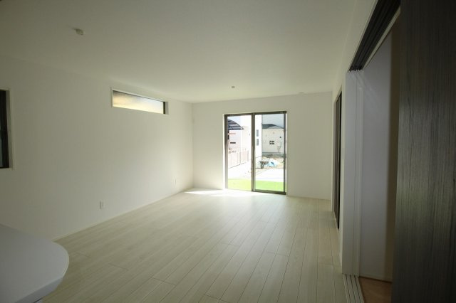 香美市土佐山田町宝町4丁目　2号棟（全5区画）　新築戸建の居間・リビング|LDK　16.0帖