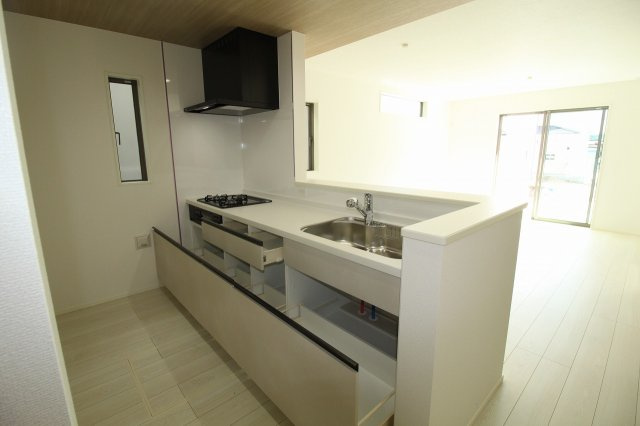 香美市土佐山田町宝町4丁目　2号棟（全5区画）　新築戸建のキッチン