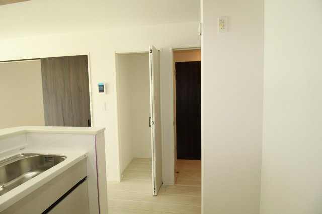 香美市土佐山田町宝町4丁目　2号棟　【内覧可能】（全5区画）　新築戸建の収納|パントリー