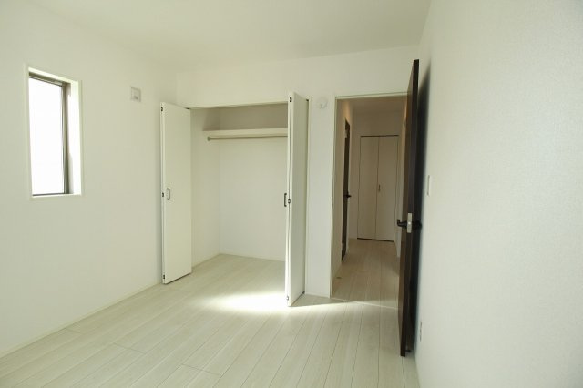 香美市土佐山田町宝町4丁目　2号棟（全5区画）　新築戸建の洋室|2F　南西の部屋　7.75帖