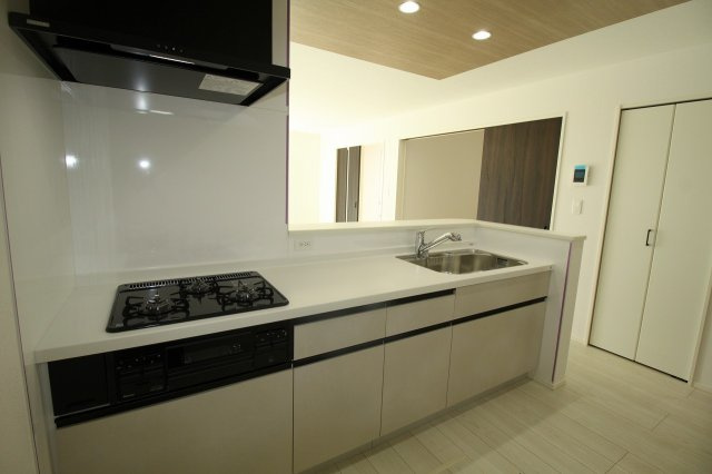 香美市土佐山田町宝町4丁目　2号棟（全5区画）　新築戸建のキッチン