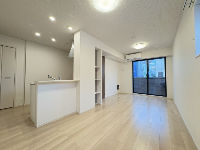 セレニティコートⅠの居間・リビング|写真は同建物の別部屋を参考に掲載しております。