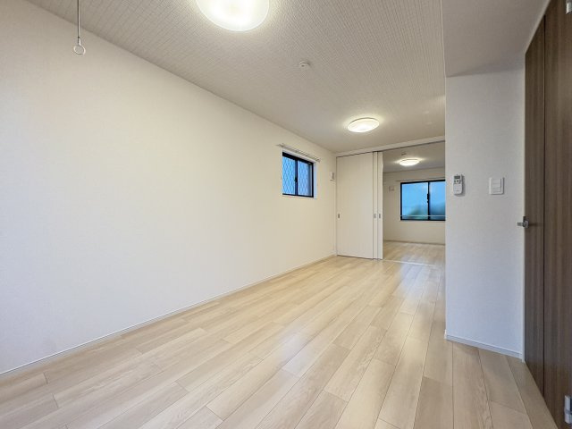 セレニティコートⅠの居間・リビング|写真は同建物の別部屋を参考に掲載しております。