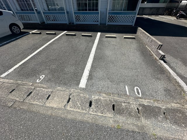 OA FLAT宇佐崎の駐車場