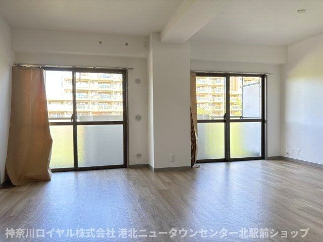 【居間・リビング】