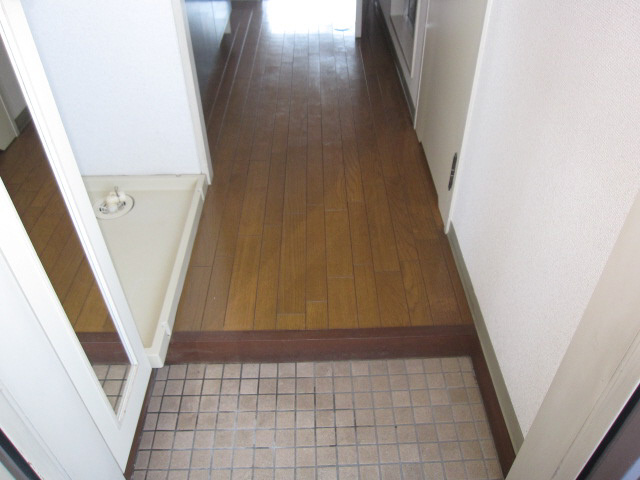 ジュネス神屋町の玄関