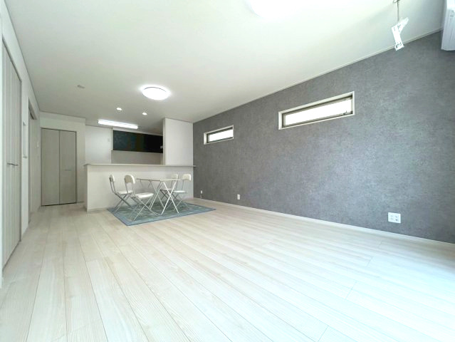 新築戸建　長野市上松2丁目　全2棟の居間・リビング