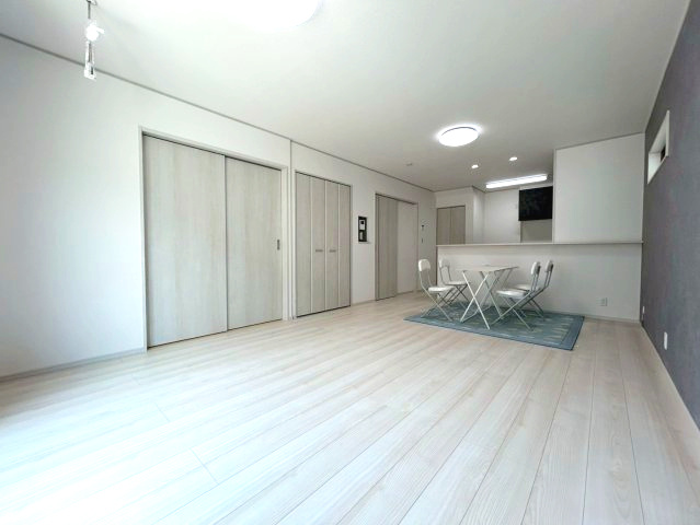 新築戸建　長野市上松2丁目　全2棟の居間・リビング