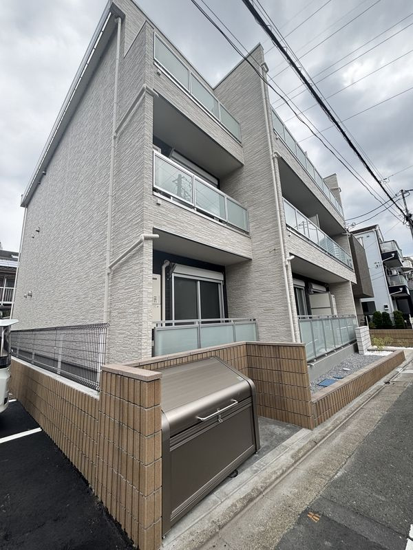 リブリ・アンフィリット