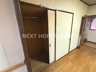 【収納】 | 灘ビラー | 1階洋室６帖の収納です♪奥行も有り、たくさんの収納ができます！